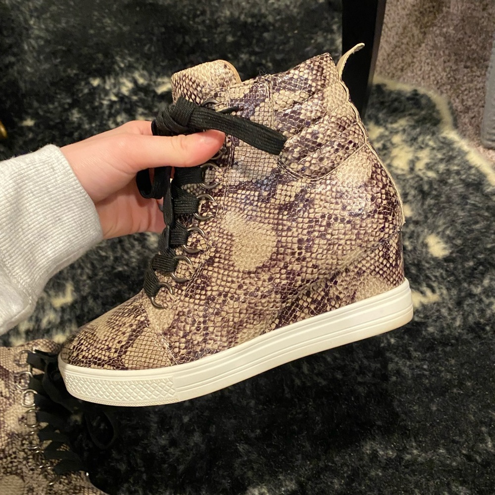 Snakeskin print sneaker wedge sneaker boot heels - Picture 16 of 16